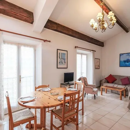 Very 2 Bedrooms In Duplex Heart Of !! Apartament